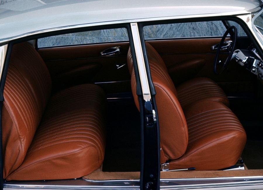 Citroen DS19 Berline 1955 года  (фото 32 из 81)